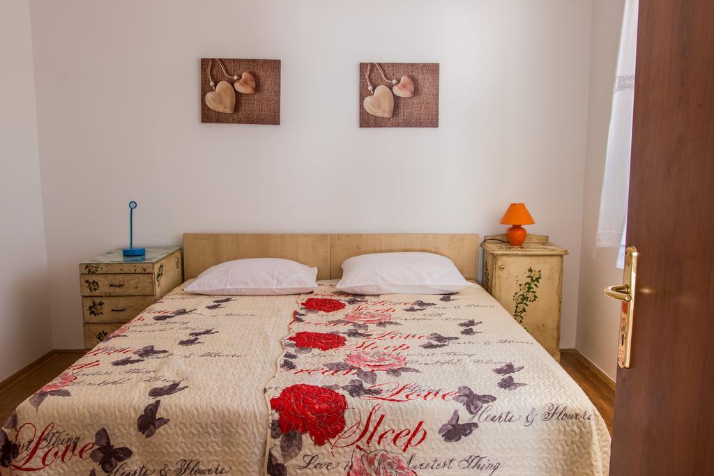Apartments Seka Novi Vinodolski Kültér fotó